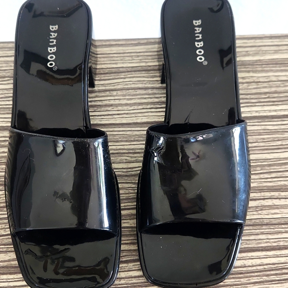 BAMBOO Women's Glossy Black Mules - Picture 5 of 8